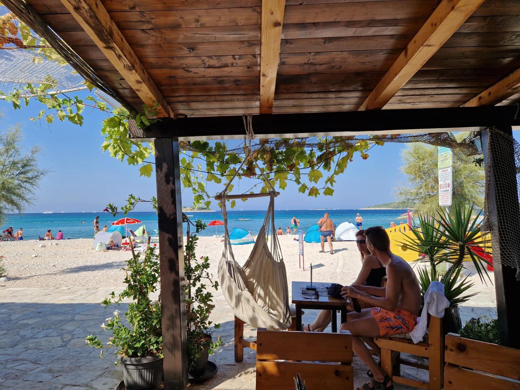 Bugenvila1 Rogoznica (Sibenik-Knin)